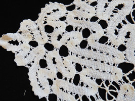 VTG Handmade White Crochet Lace Table Doily Lace Center Mat Dresser  Dec... - $19.80