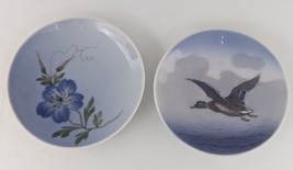 Pair Of Vintage Royal Copenhagen Small Plates Flower #2800 Mallard Duck #3675 - £15.09 GBP