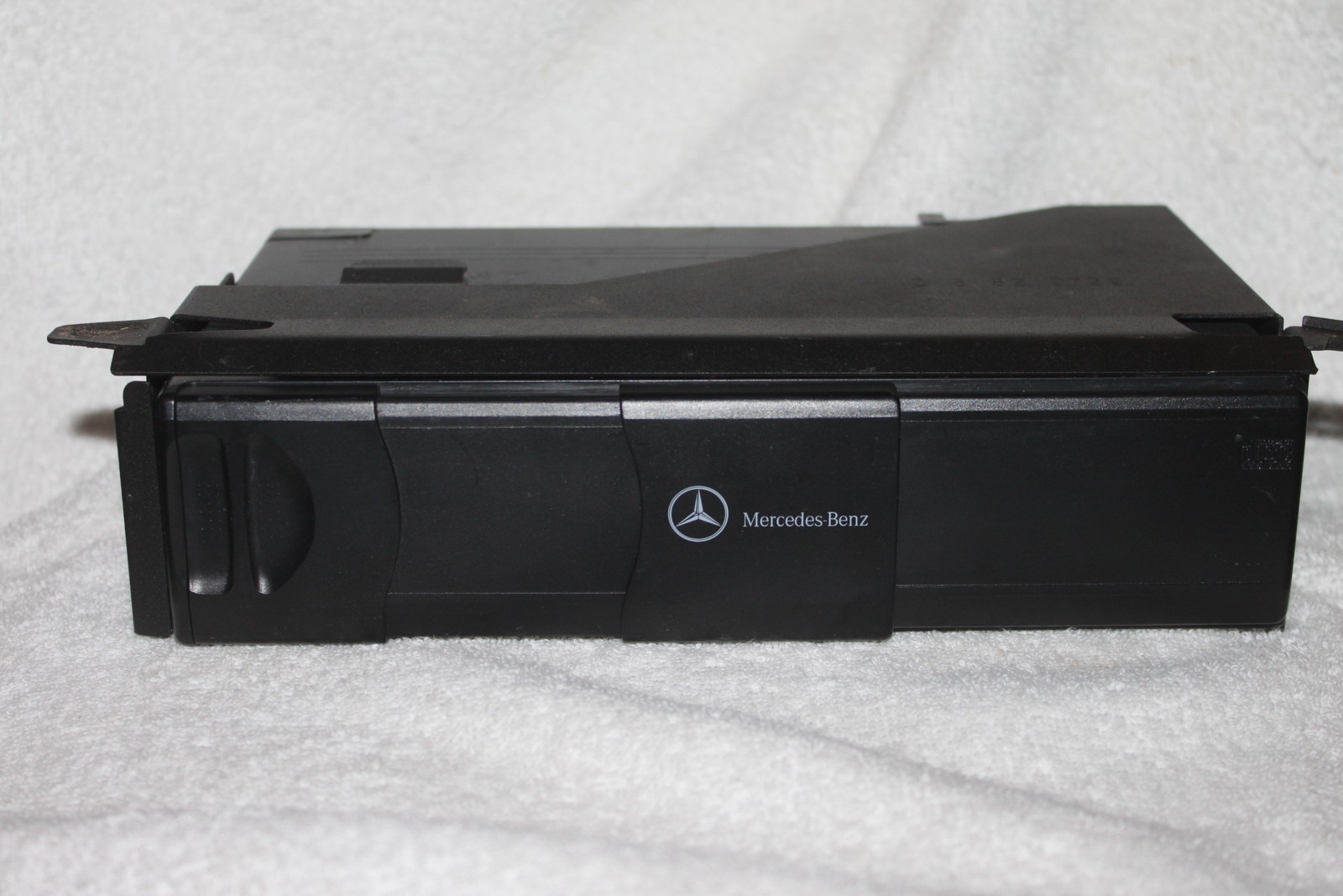 Primary image for Mercedes 6 Disc Disk CD Changer P/N A2038209089 MC3010 2002 2003 2004 2005 CLK