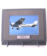 Wall Mounted Keychain Rack with a 4&quot;X6&quot; print of a Cessna 172 Skyhawk ai... - $24.29 CAD