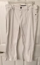 Dots Brand Girls Button and Zipper Capri/Crop White Jeans Size 11 - $12.18