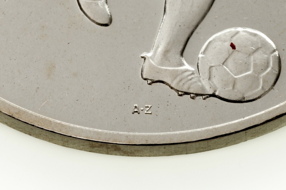 1978 World Cup Mens Football Argentina - Austria Silver Medal / Token-
show o... Item image 5