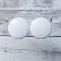 Vintage Clip On Earrings White Circle Button Style 1 &amp; 1/8&quot; - £11.18 GBP