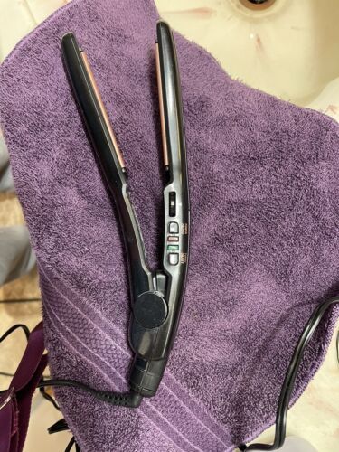 Primary image for Conair Intense Shine Ceramic Technology 400 High Heat 3/4" Flat Irion