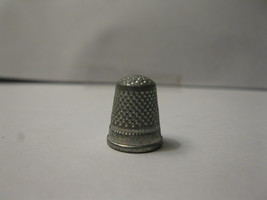 1985 Monopoly Board Game Piece: Thimble player pawn - £0.59 GBP