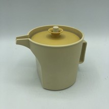 Tupperware Creamer #1414-6 Almond With Gold Push Button Lid Vintage EUC  - £8.28 GBP