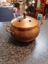 Vtg Copper Colored Potpourri Warming Pot Brass Handles Lid 4&quot; Nice Patina - $19.79