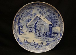 Vintage Currier & Ives The Old Homestead in Winter Collector's Plate w Gold Trim - $19.79