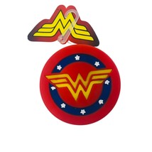 DC Comics 4&quot; Wonder Woman Star Logo vinyl Dog Toy - £3.94 GBP