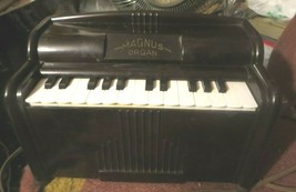 Vintage Magnus Electric Miniature TableTop 25 Keyboard Organ MODEL 1510 - £22.00 GBP