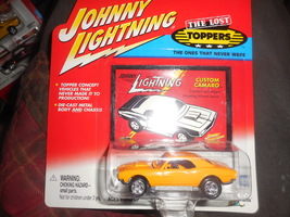 2002 Johnny Lightning Lost Toppers &quot;Custom Camero&quot; Mint Car On Card #357-11 - $4.50