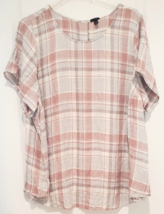 Torrid Top Womens Plus 5X (28) Button Up Back Blouse Pink Gray White Che... - $26.56