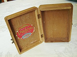 Prior wooden cigar box with hinged clasp lid - £8.45 GBP