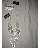 NEW- with Tags - Jewelry Set, selling ONLY Necklace not Bracelet- grapes - $562.47 MXN