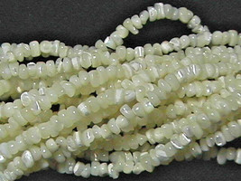 Mother of Pearl Creamy White Chip Beads 15&quot; - 17&quot; Strand (1)  - £1.58 GBP