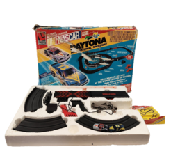 Life-Like Nascar Daytona Speedway HO Scale Slot Racing Track Set - £72.66 GBP