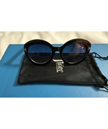 Finer Women&#39;s Designer Oversized Sunglasses in Black - $275.79 MXN