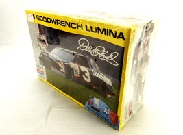 Dale Earnhardt 1:24 Plastic Model Kit, Monogram #2927, Goodwrench Lumina... - £15.35 GBP