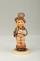*Goebel Hummel Figurine  &quot;STREET SINGER&quot; Hum 131 - $37.30 CAD