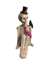 Youngs Inc. Resin Skeleton Statue Perched Raven Purple Tie Color Changing Eyes - £22.36 GBP