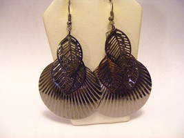 Gunmetal Silver Corrugated With Filigree Leaves Pierced Dangle Ladies Earrings - £4.97 GBP