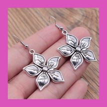 New Pretty Clementis Flower Dangle Earrings - £5.59 GBP