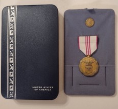 AIR FORCE INDIVIDUAQL OUTSTANDING CIVILIAN CAREER SERVICE AWARD MEDAL SE... - $14.00