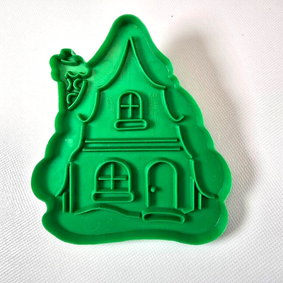 Wilton Christmas Cookie Cutters Set Green 1988 Reindeer Snowman Holly House VTG Item image 3
