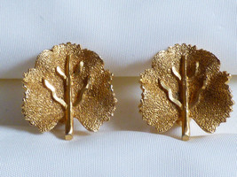 VTG BSK signed Gold Tone Metal birh tree leaf clip on earrings - £19.78 GBP