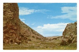 Whiskey Gap Along U.S. Highway 287 Rawlins Wyoming Postcard - £9.87 GBP