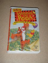 Disney Winnie The Pooh Sing A Song With Tigger And Christmas Too Adventu... - $365.36 MXN