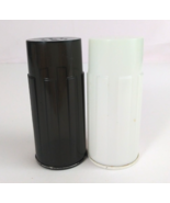 Vintage Black &amp; White Restaurant Style Plastic Salt &amp; Pepper Shakers - $177.43 MXN