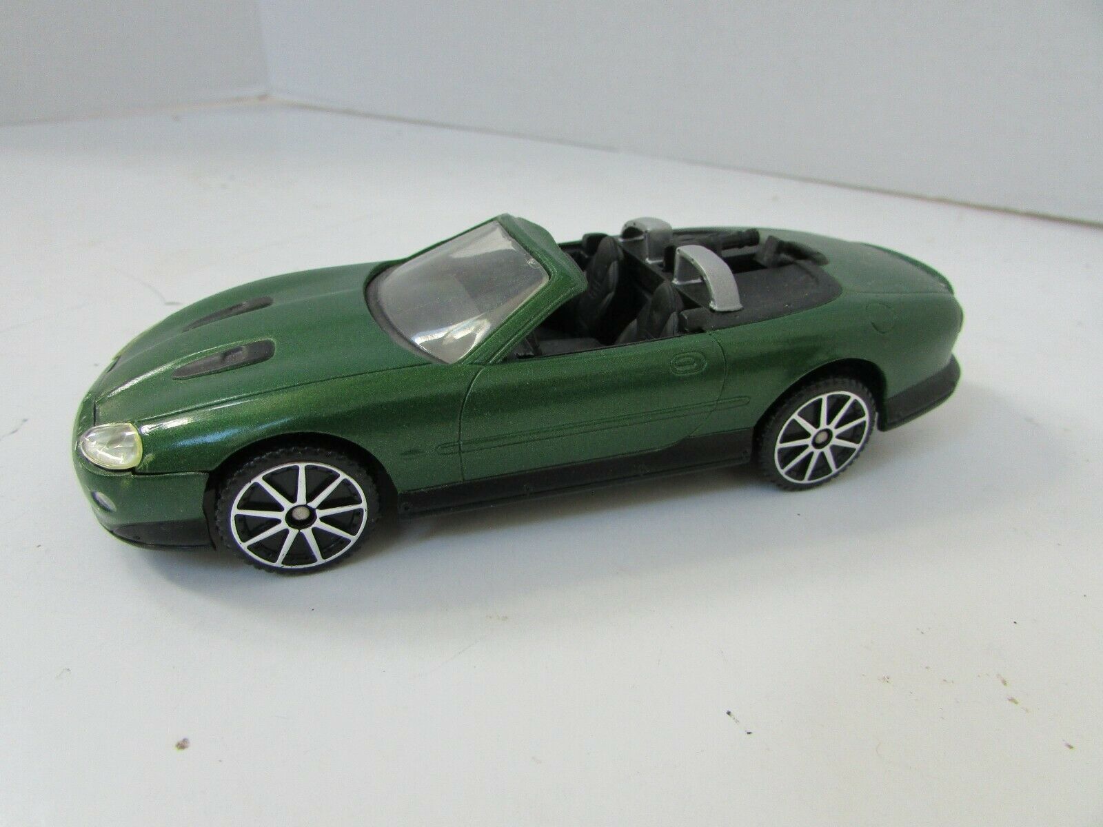 CORGI DIECAST CAR JAGUAR XKR GREEN CONVERTIBLE JAMES BOND 007 5.25"L   LotD - £11.66 GBP