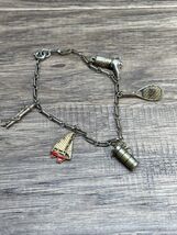 Vintage Gold Tone Woman&#39;s Charm Bracelet Fishing Golfing Sailboat Tennis KG - $178.39 MXN