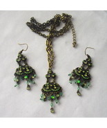 Chandelier pendant and earrings with green stones and beads - £15.92 GBP