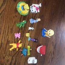 Lot Of Kids Toys Frozen, SpongeBob, Pooh, Geko 13 Pieces - $11.48 CAD