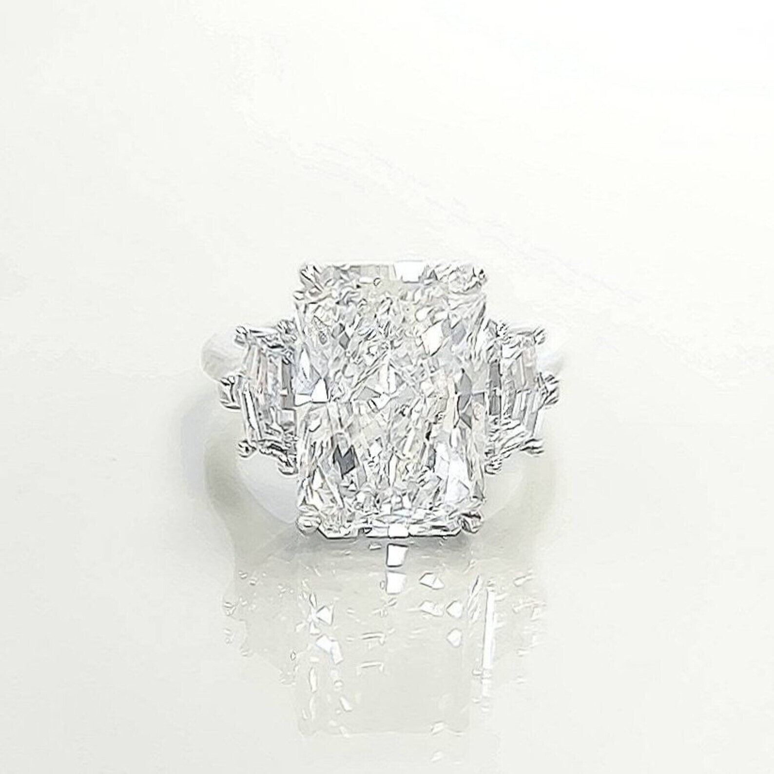 8.00 Cts Radiant Cut F/VS1 Lab Grown Diamond Engagement Ring 14k White Gold Item image 6