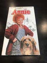 Annie VHS 1994 Albert Finney Carol Bennett Tim Curry Colombia Pictures Classic - £15.20 GBP