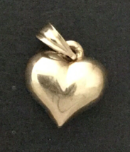 14K Gold Heart Pendent - (J10) - £40.59 GBP
