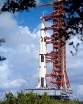 Saturn V rocket prepared for Apollo 17 lunar mission New 8x10 Photo - £6.93 GBP