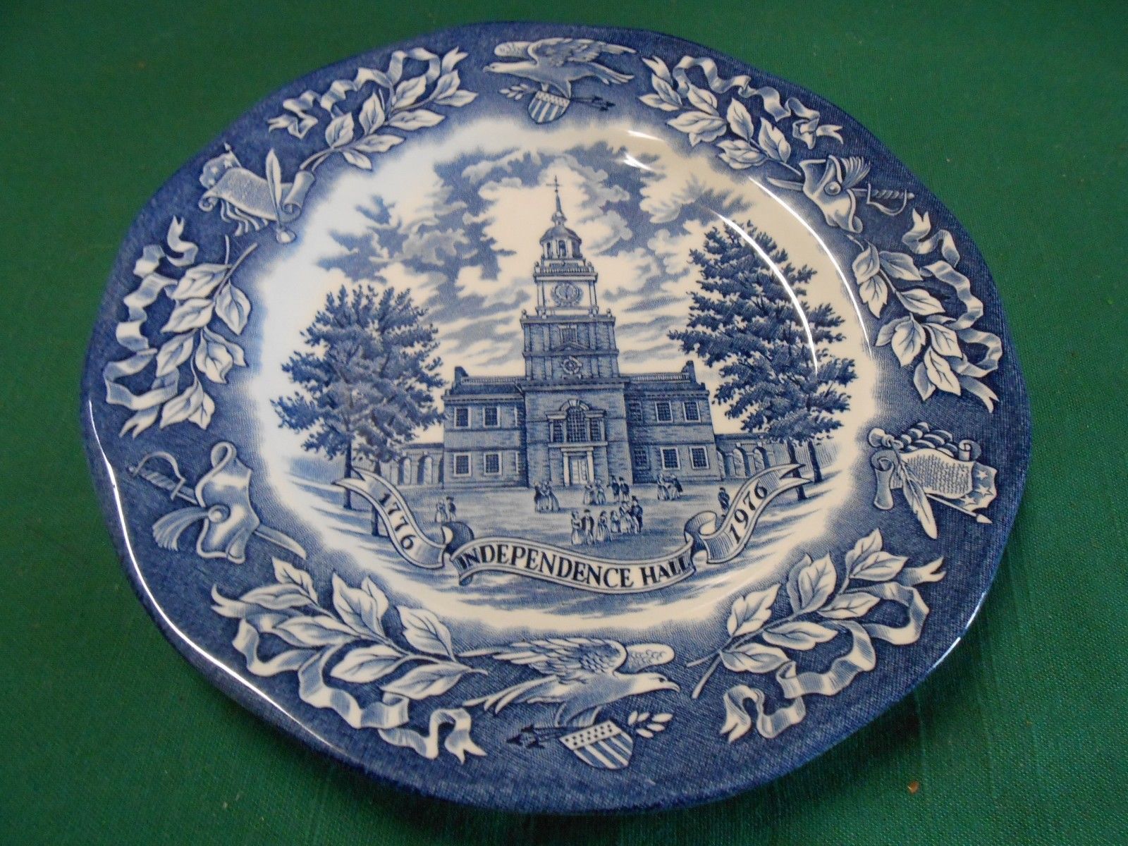 Primary image for Beautiful AVON Collector Plate INDEPENDENCE HALL Enoch Wedgwood-England