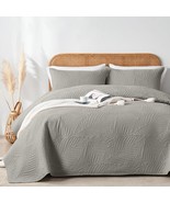 Oarage Queen Quilt Bedding Set Soft Lightweight Grey Bedspread, 1 Quilt,... - $41.95