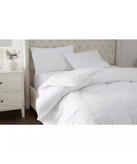 Home Decorators KING Size Medium Weight White Down Comforter - $1,049.20 MXN