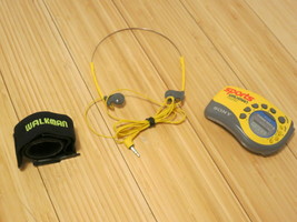 Sony Yellow Sports Walkman SRF-M78 FM-AM Arm Band Radio With Original Headphones - £29.37 GBP