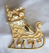 Fabulous Danecraft Gold-tone Christmas Sleigh with Bells Brooch 1980s vintage - £11.81 GBP