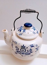 Armbee Blue &amp; White Onion Print Teapot - £13.39 GBP