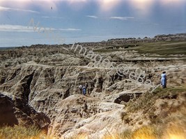 1950 Badlands National Park Tourists South Dakota Red-Border Kodachrome Slide - £4.29 GBP