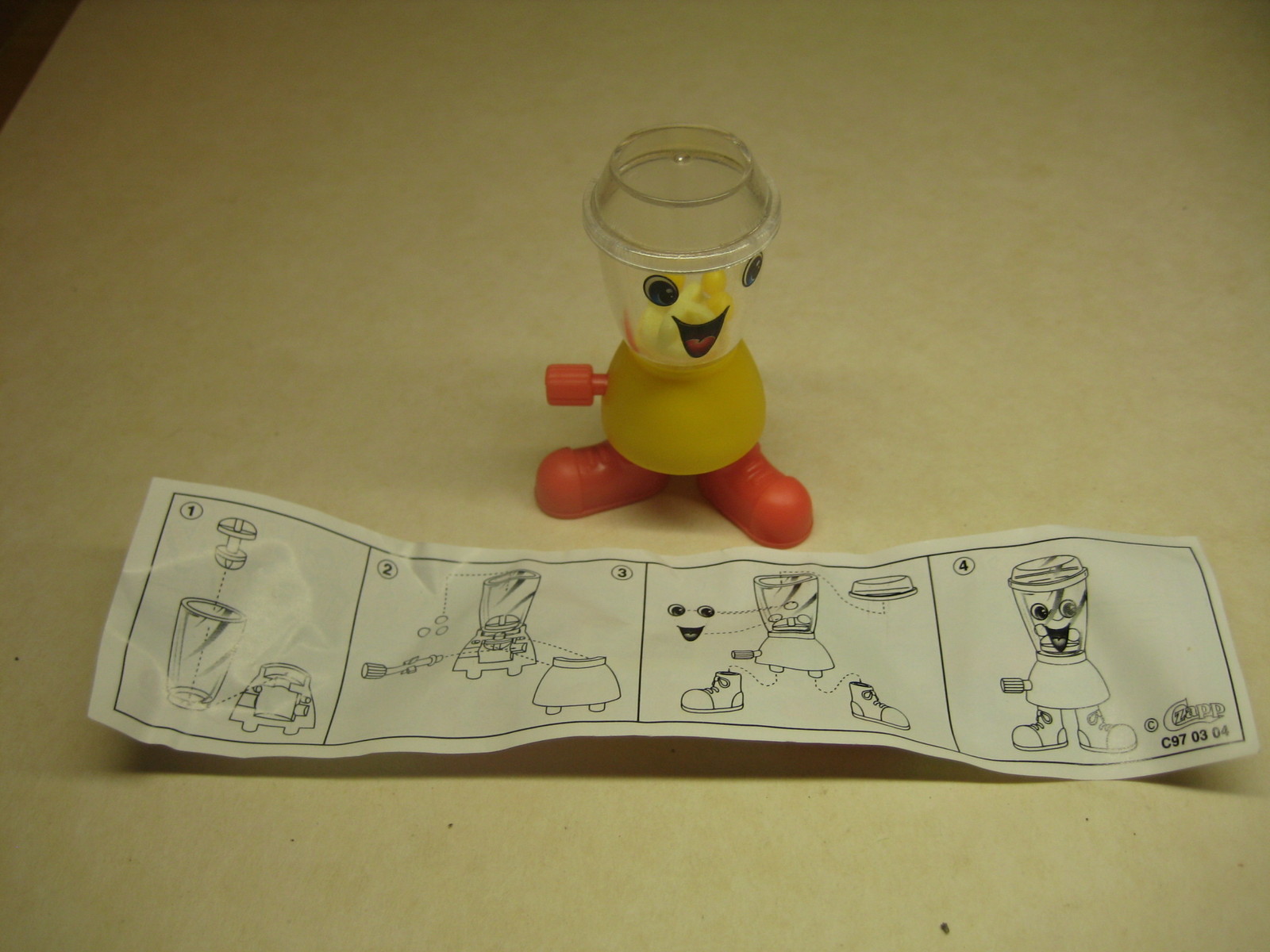 Czapp - C97 03 04 Küchenhilfen - Mixer + paper - Surprise egg - $1.50