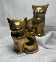 VTG MCM Brass Cat Lot Of 2 Shelf Sitter Paperweight Figurines Made In India - $29.95