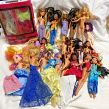 Barbie &amp; Girls Dolls Lot of 25 w/ Wardrobe Closet, Clothes, Shoes, Accessories - £43.37 GBP